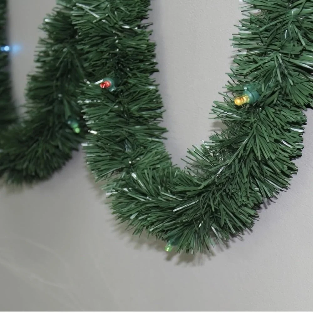 Brite Star Battery Operated 35 Lt 18 ft Little lite LED Lighted Pine Garland